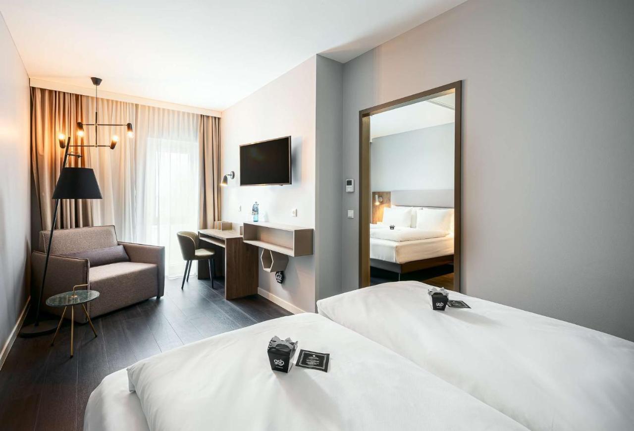 Elaya Hotel Oberhausen โอเบอร์เฮาเซิน ภายนอก รูปภาพ